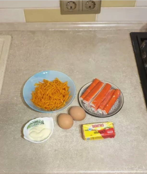 Крабовый салат с плавленым сыром