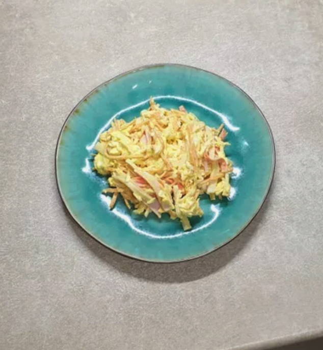 Крабовый салат с плавленым сыром