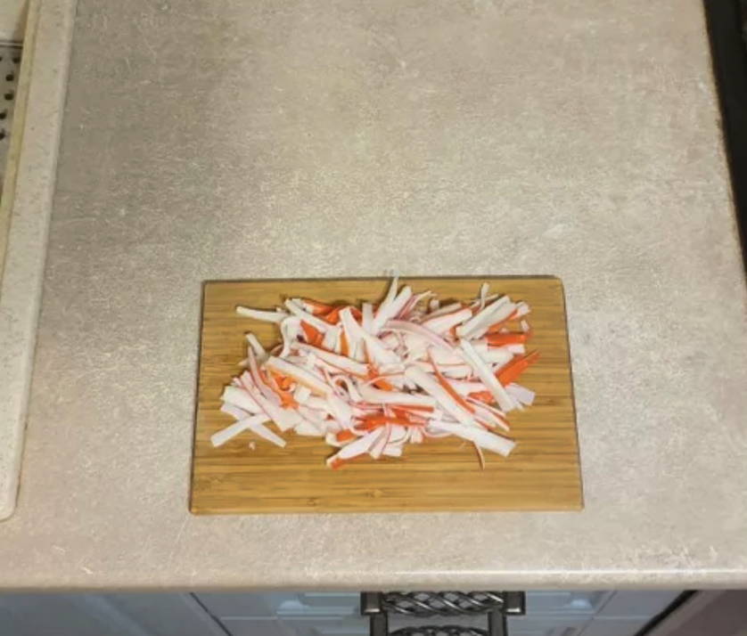 Крабовый салат с плавленым сыром