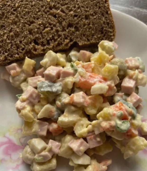 Зимний салат с огурцами