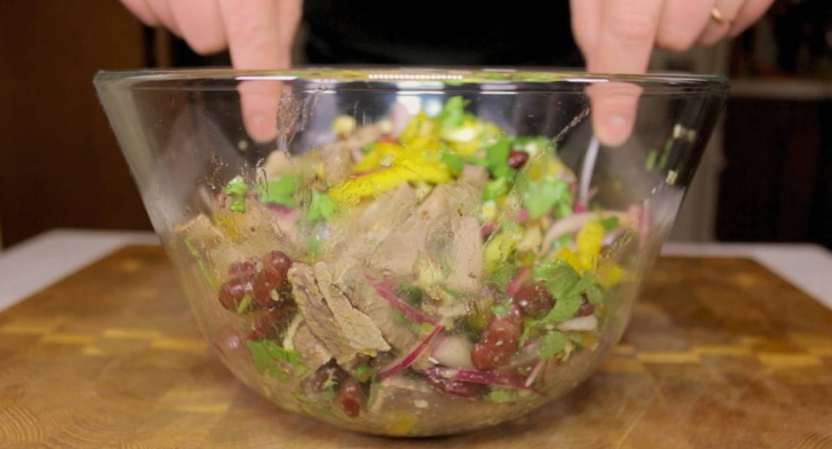 Грузинский салат «Тбилиси» с говядиной