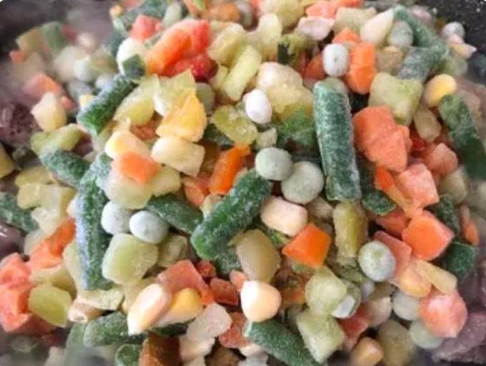 Куриные желудки с овощами