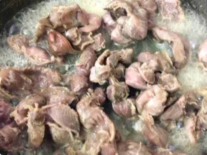 Куриные желудки с овощами