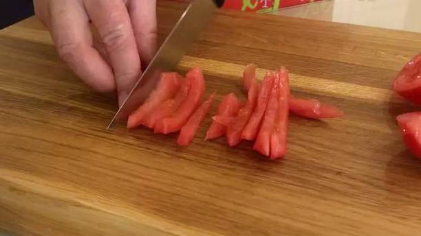 Крабовый салат с чесноком и сыром