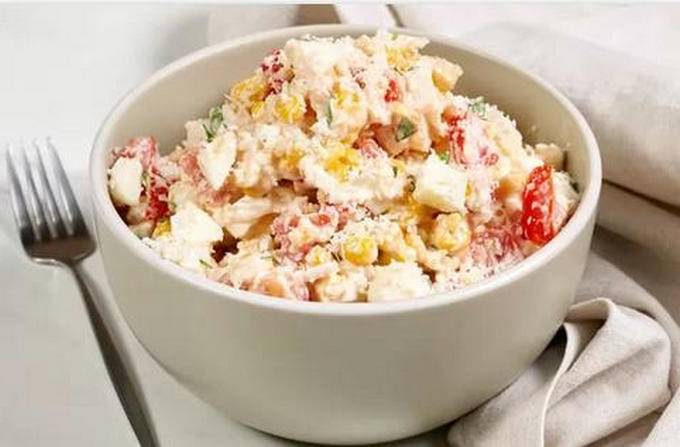 Крабовый салат с чесноком