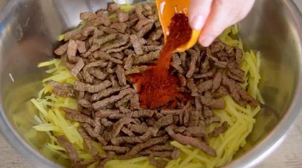Корейский салат из картофеля с мясом