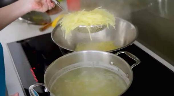 Корейский салат из картофеля с мясом