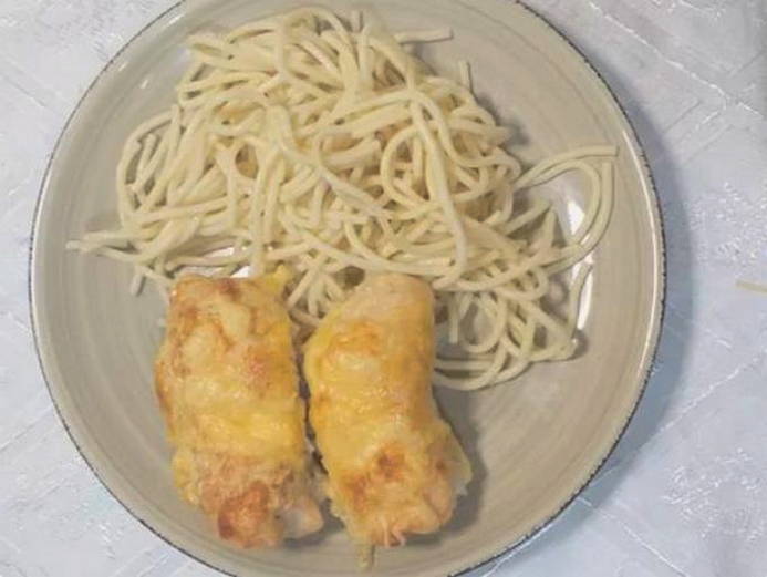 Куриные рулетики с начинкой в духовке