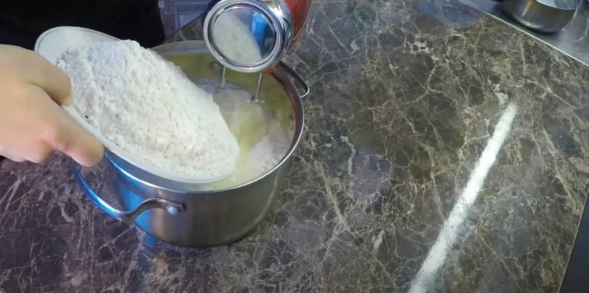 Вафли в советской вафельнице на газу