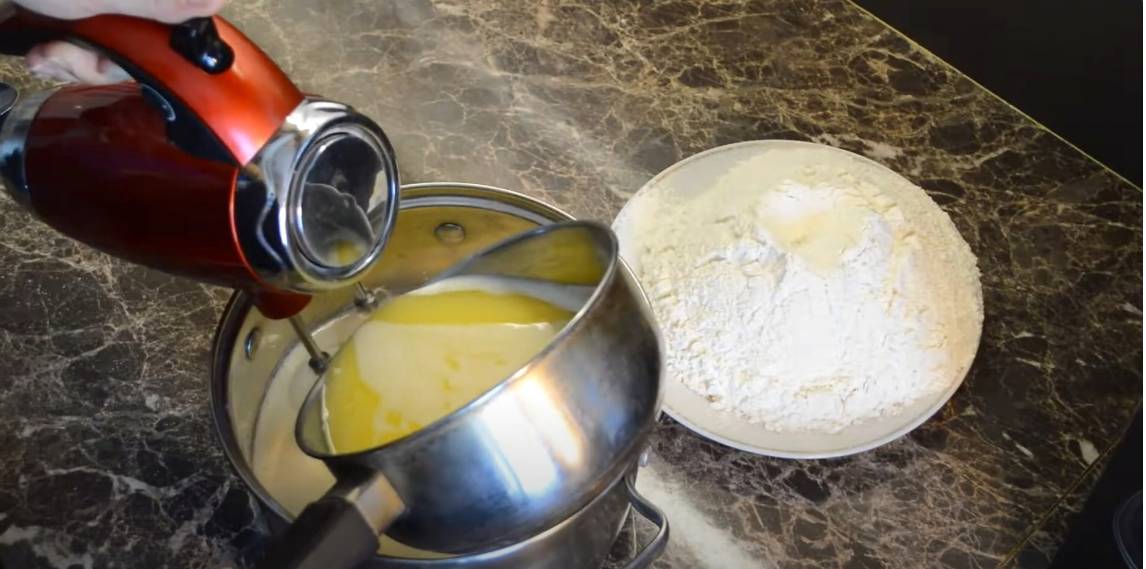 Вафли в советской вафельнице на газу