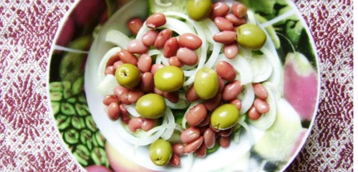 Испанский салат с фасолью