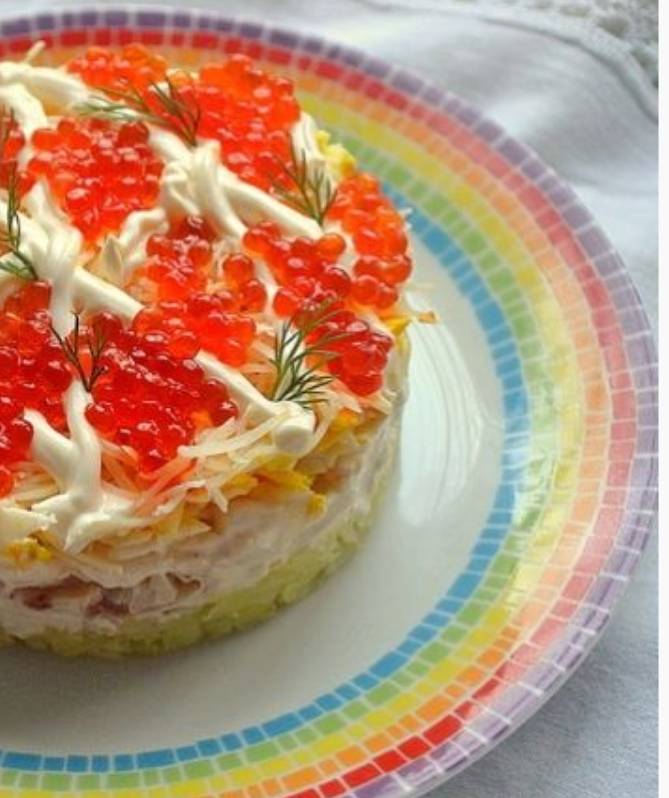 Королевский салат с кальмарами