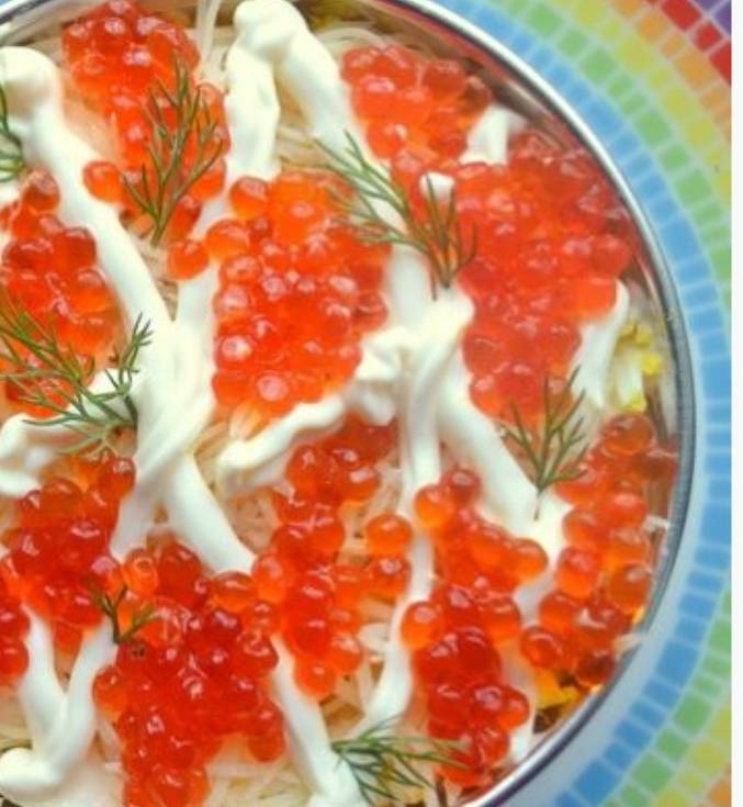Королевский салат с кальмарами