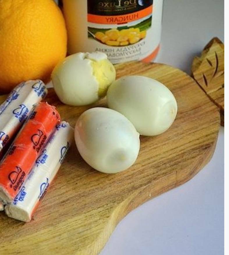 Королевский салат с крабовыми палочками