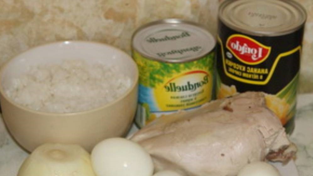Королевский салат с ананасами