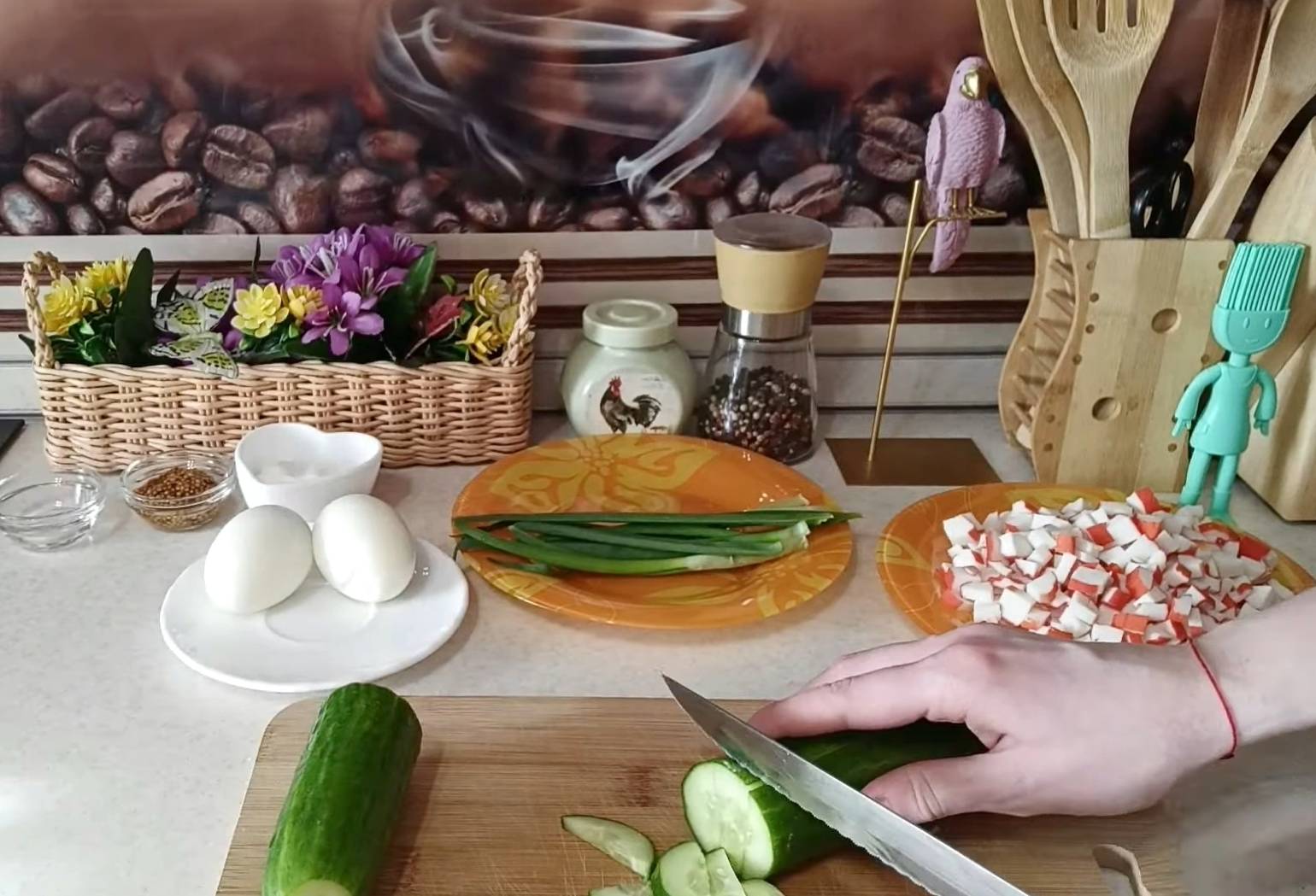 Крабовый салат с греческим йогуртом