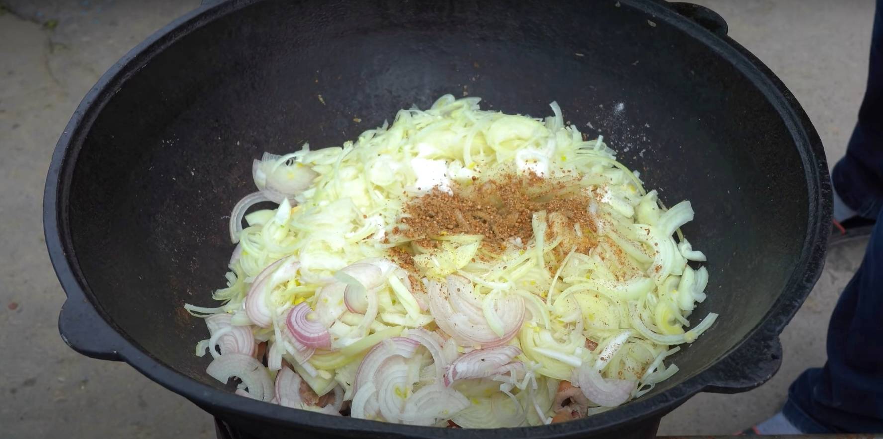 Куриные желудки в казане