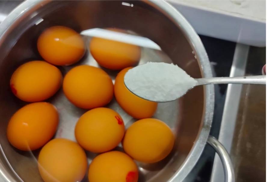 Крабовый салат с помидорами и перцем