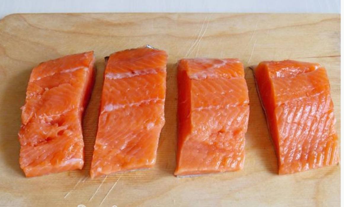 Форель с овощами и картофелем в духовке