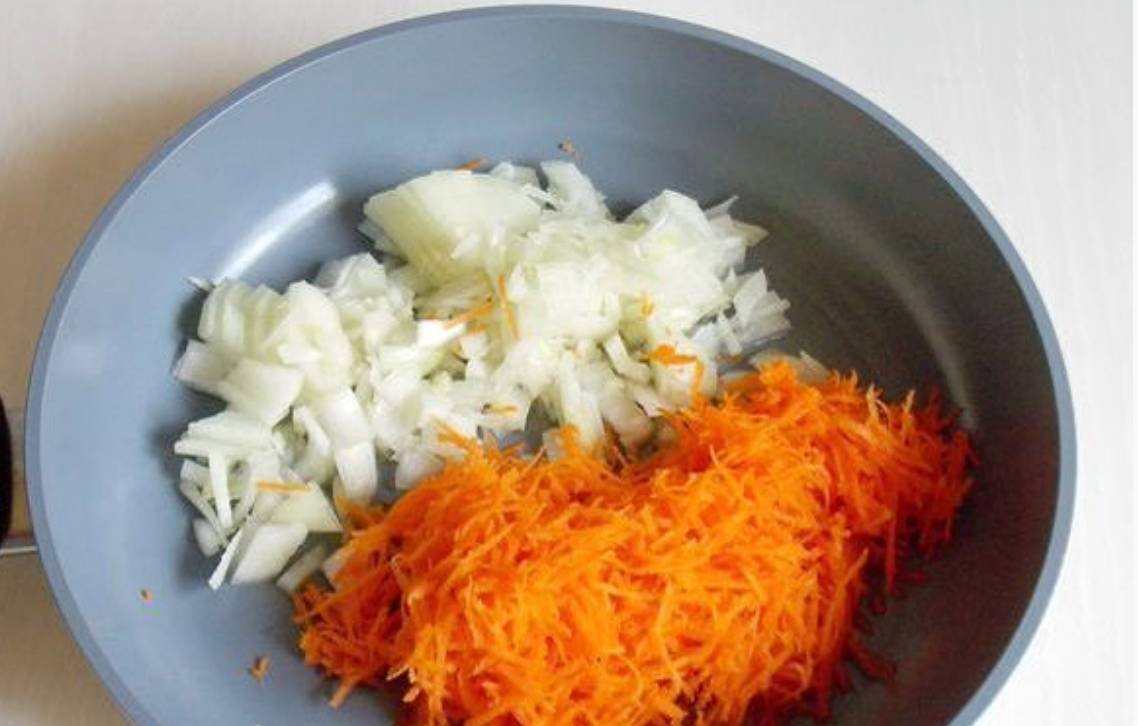 Форель с овощами и картофелем в духовке