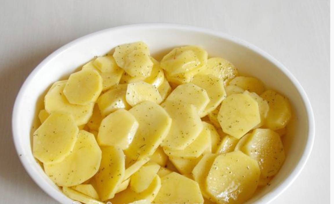 Форель с овощами и картофелем в духовке