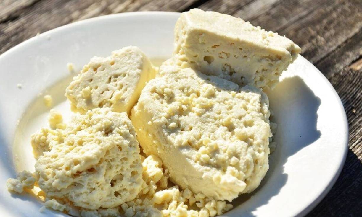 Грузинский салат со свеклой и сыром