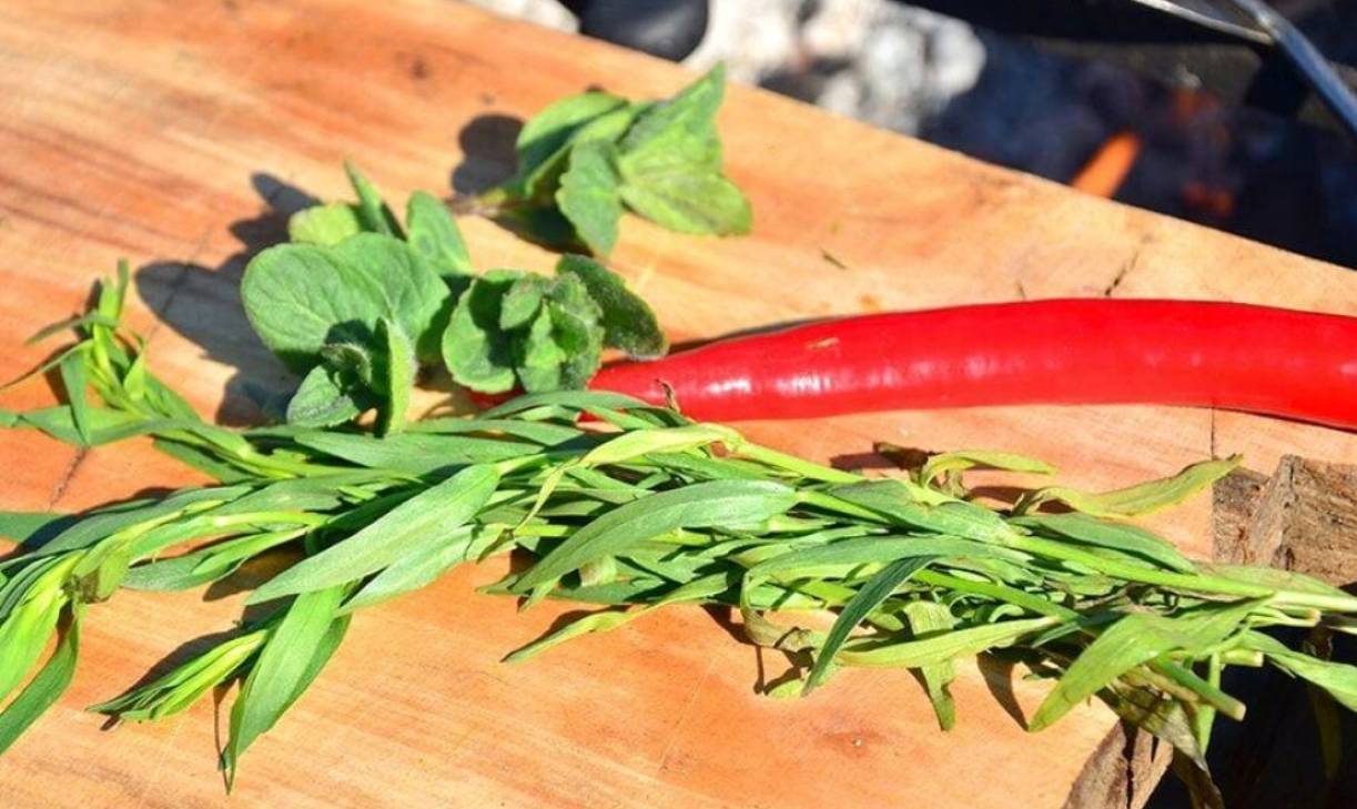 Грузинский салат со свеклой и сыром