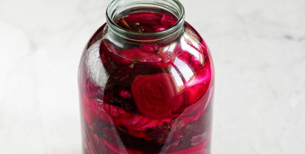 Грузинский салат со свеклой и капустой