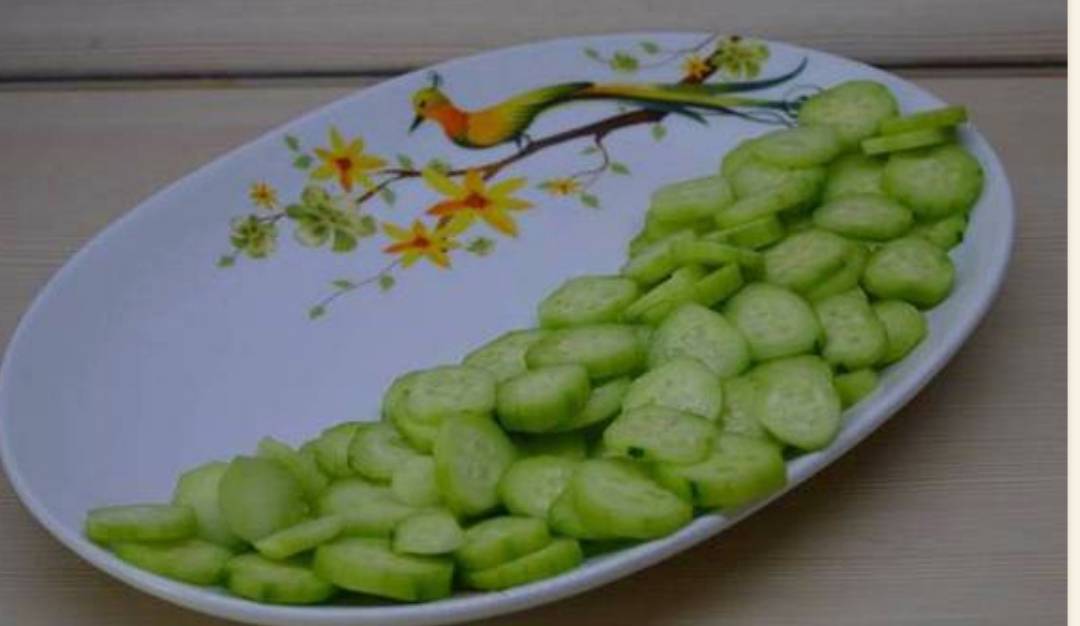 Грузинский салат с помидорами и орехами