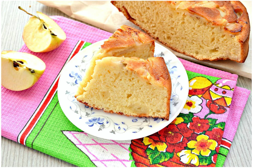 Пышная шарлотка на ряженке с яблоками в духовке
