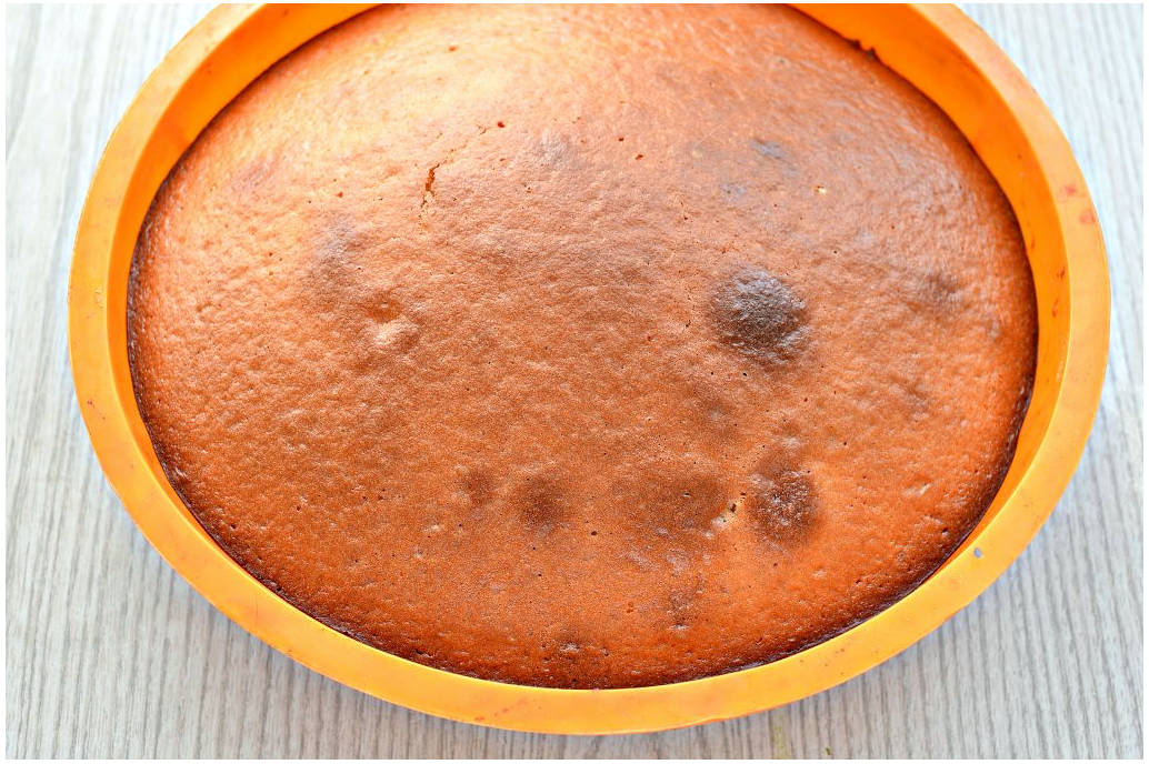 Пышная шарлотка на ряженке с яблоками в духовке