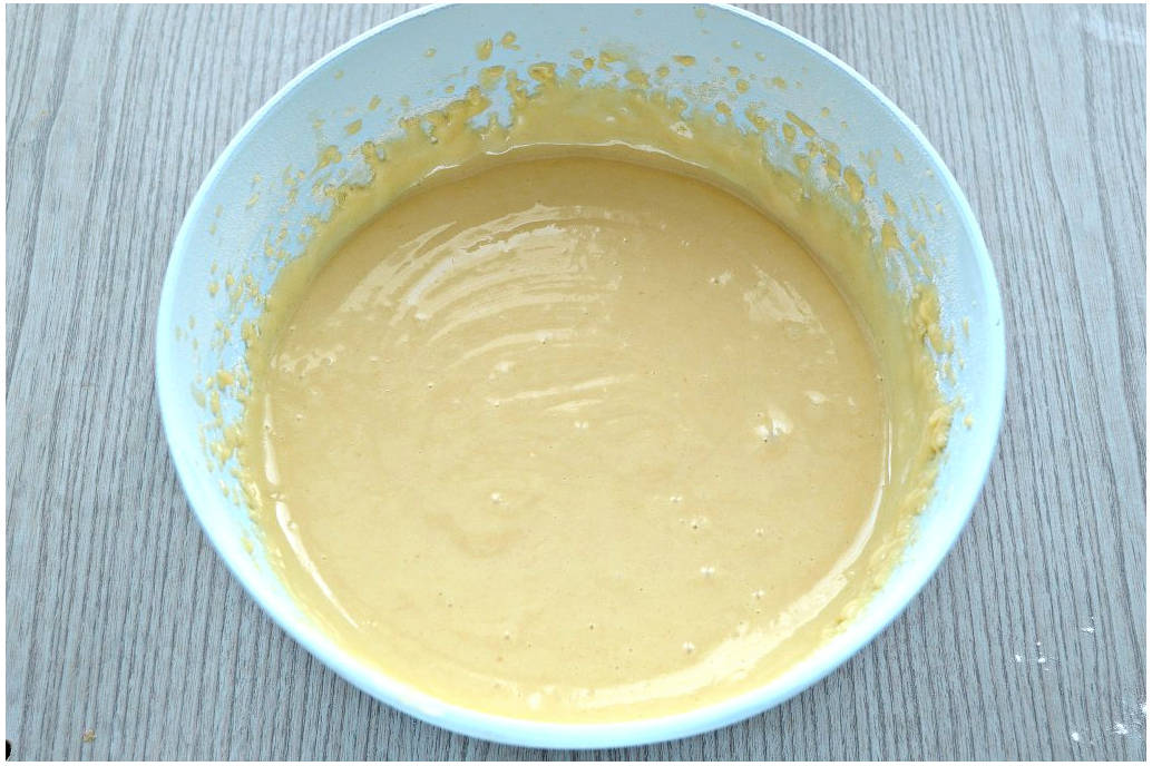 Пышная шарлотка на ряженке с яблоками в духовке