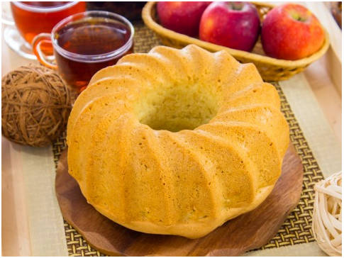 Шарлотка из 5 яиц с яблоками