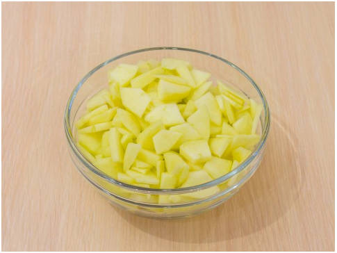 Шарлотка из 5 яиц с яблоками