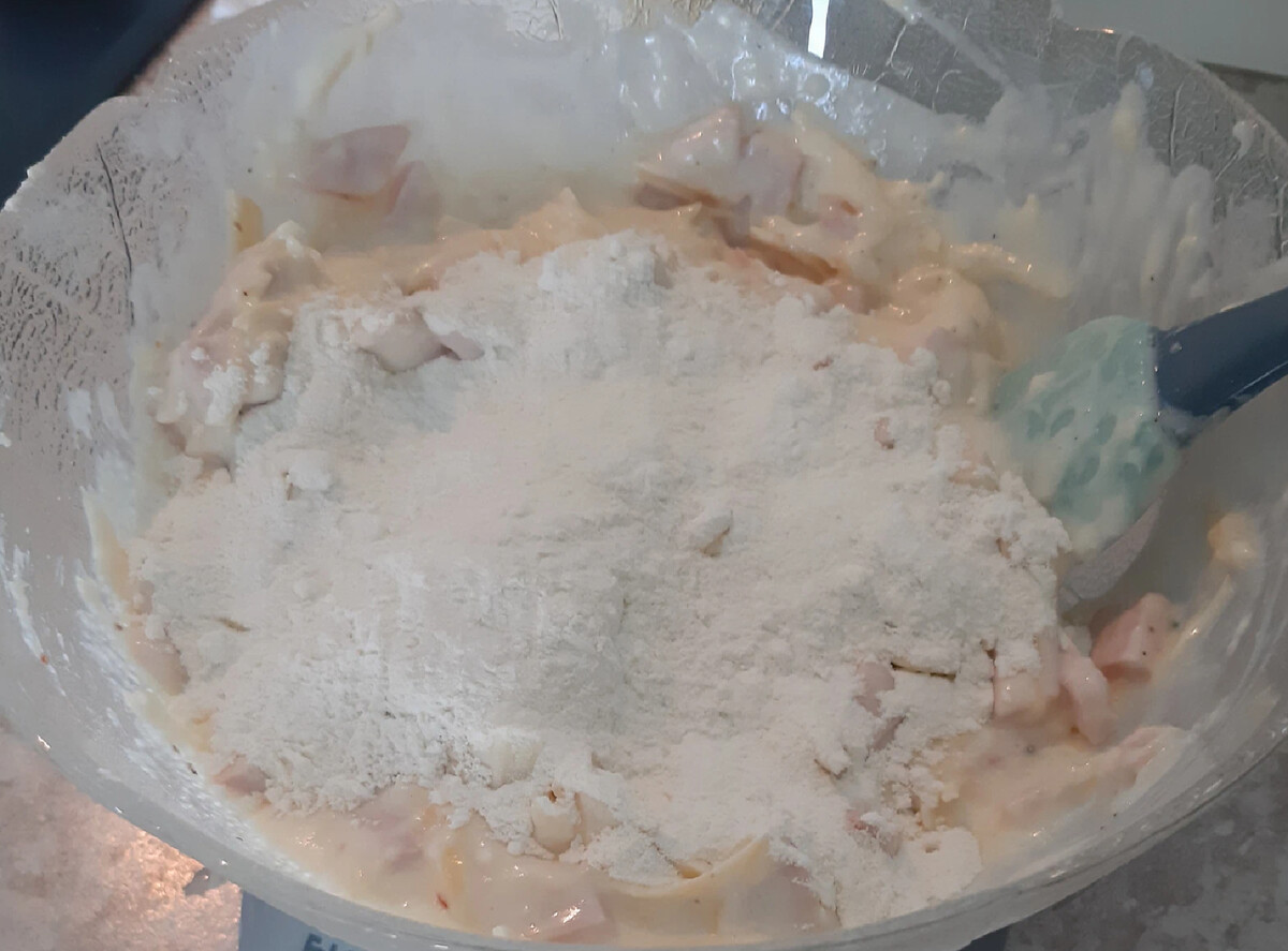 Вафли с сыром и колбасой в вафельнице