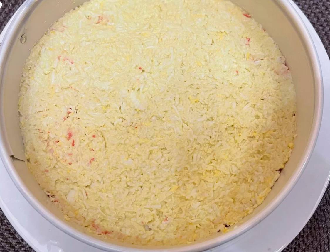 Крабовый салат слоями с кукурузой