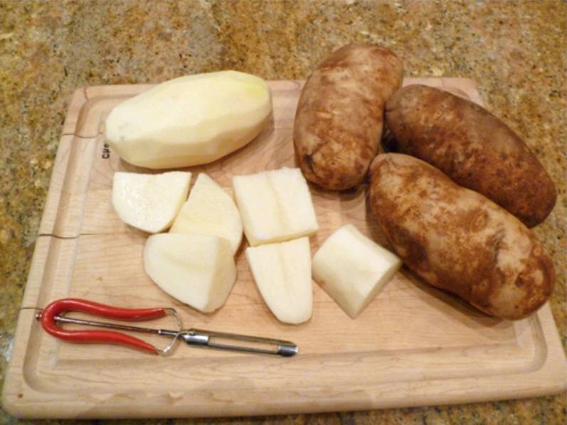 Картофельный салат с яйцом и луком
