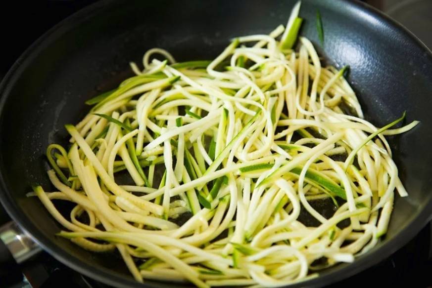 Китайский салат с говядиной и овощами