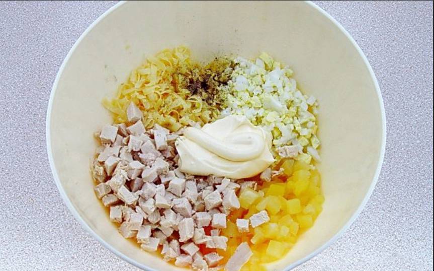 Салат с ананасом «Дамский каприз»