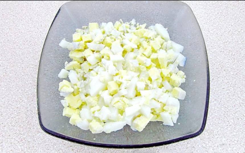 Салат с ананасом «Дамский каприз»