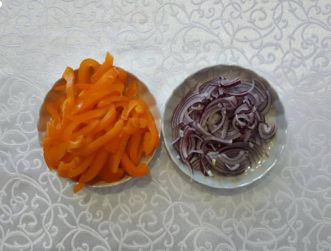 Грузинский салат с говядиной и гранатом