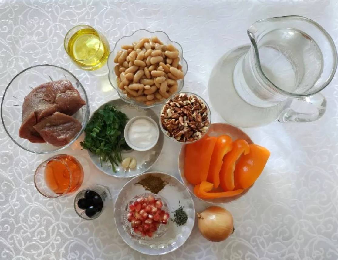 Грузинский салат с говядиной и гранатом