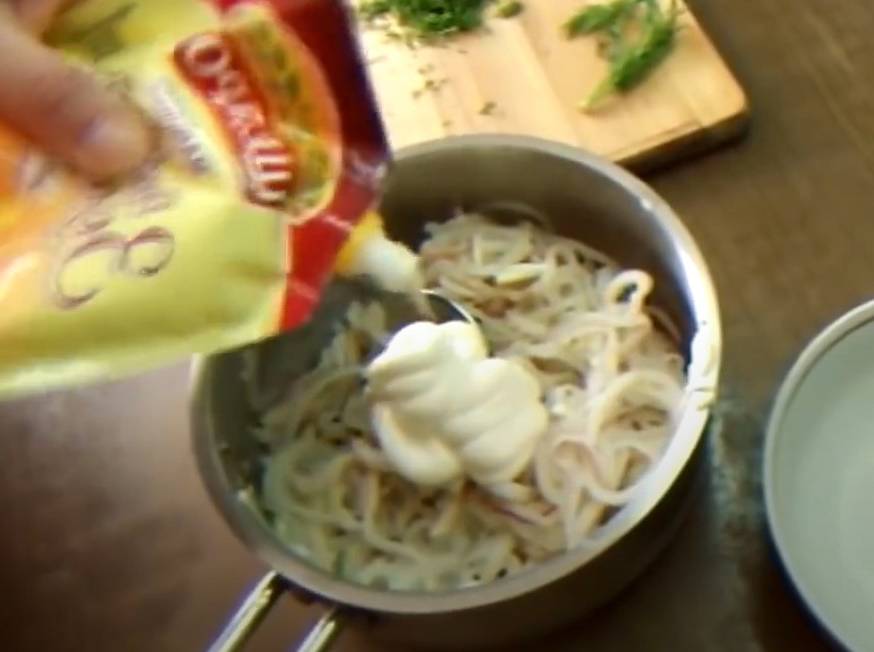 Дальневосточный салат с кальмарами