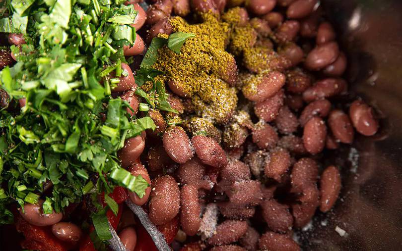 Грузинский салат с говядиной и болгарским перцем без майонеза