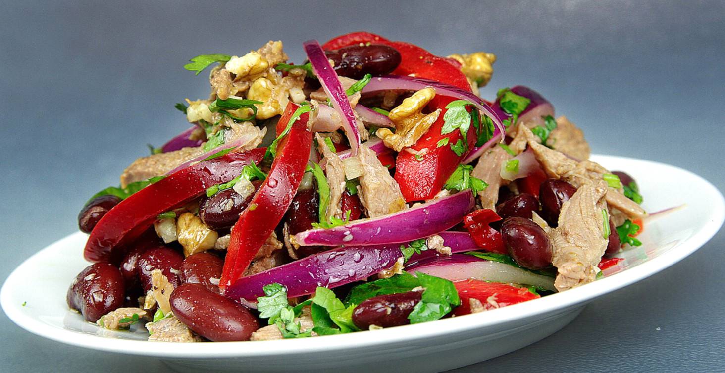 Грузинский салат с говядиной и болгарским перцем