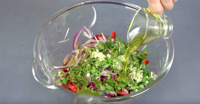 Грузинский салат с говядиной и болгарским перцем