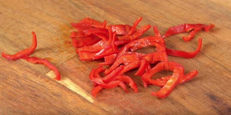 Грузинский салат с говядиной и болгарским перцем