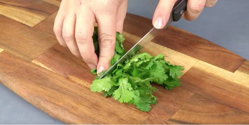 Грузинский салат с говядиной и болгарским перцем