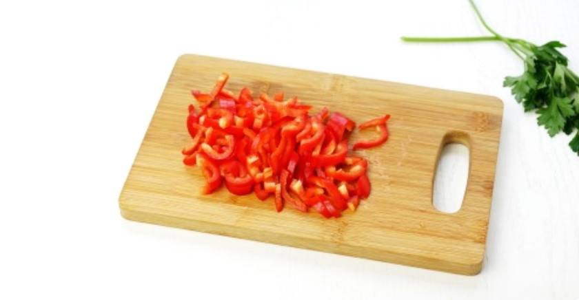 Грузинский салат с говядиной и баклажанами