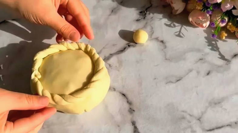 Горшочки из теста с мясом и картошкой в духовке